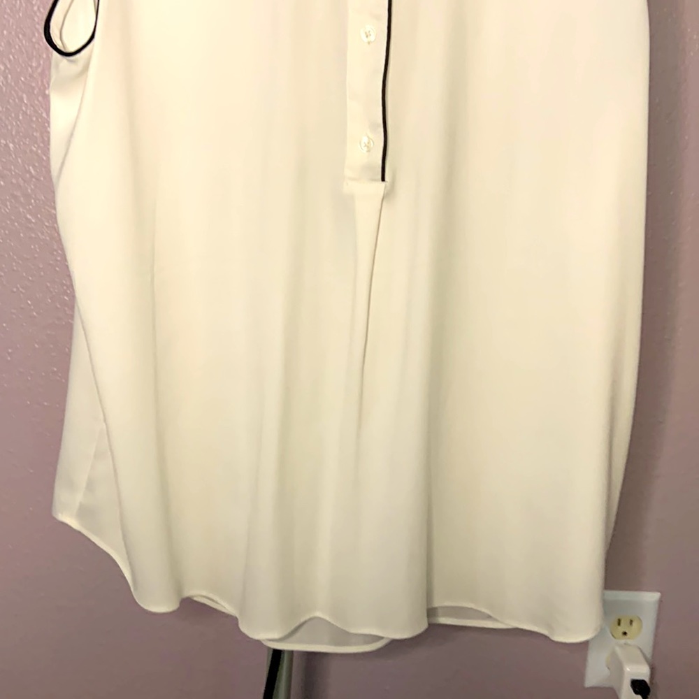 Blouse - Picture 2 of 6